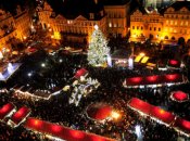 Vánoce na Staroměstském náměstí se letos inspirují u našich předků. Vánoční strom byl dnes slavnostně rozsvícen